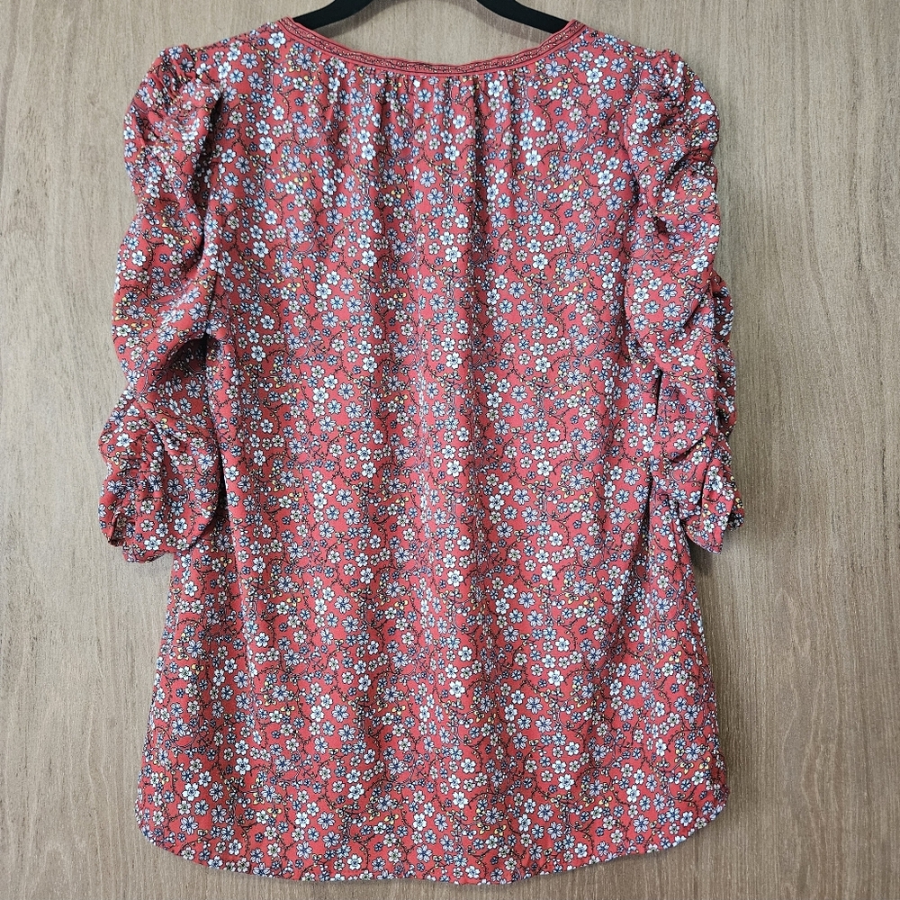 Floral Red Ruched Sleeves Top - Picture 2 of 5